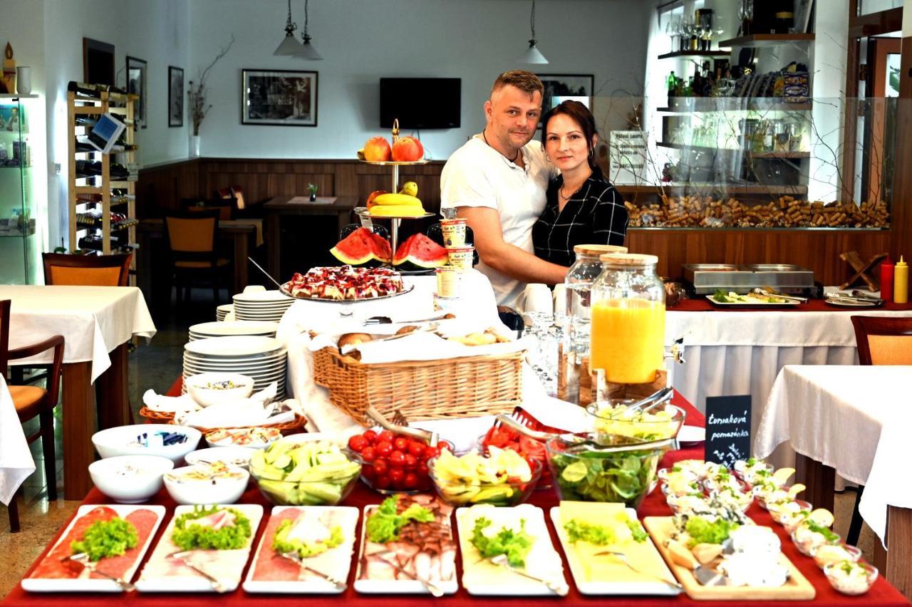 Hotel Adria Nová Dubnica Extérieur photo