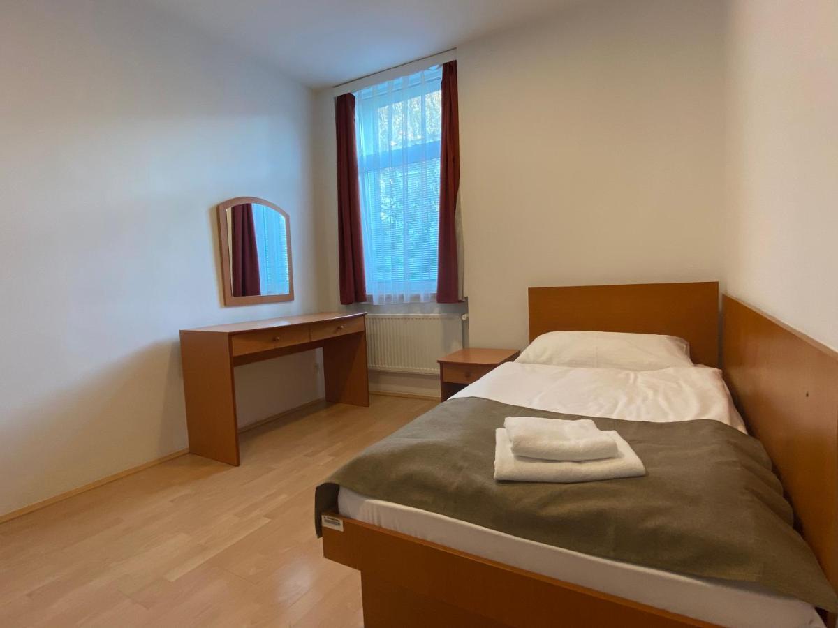 Hotel Adria Nová Dubnica Extérieur photo