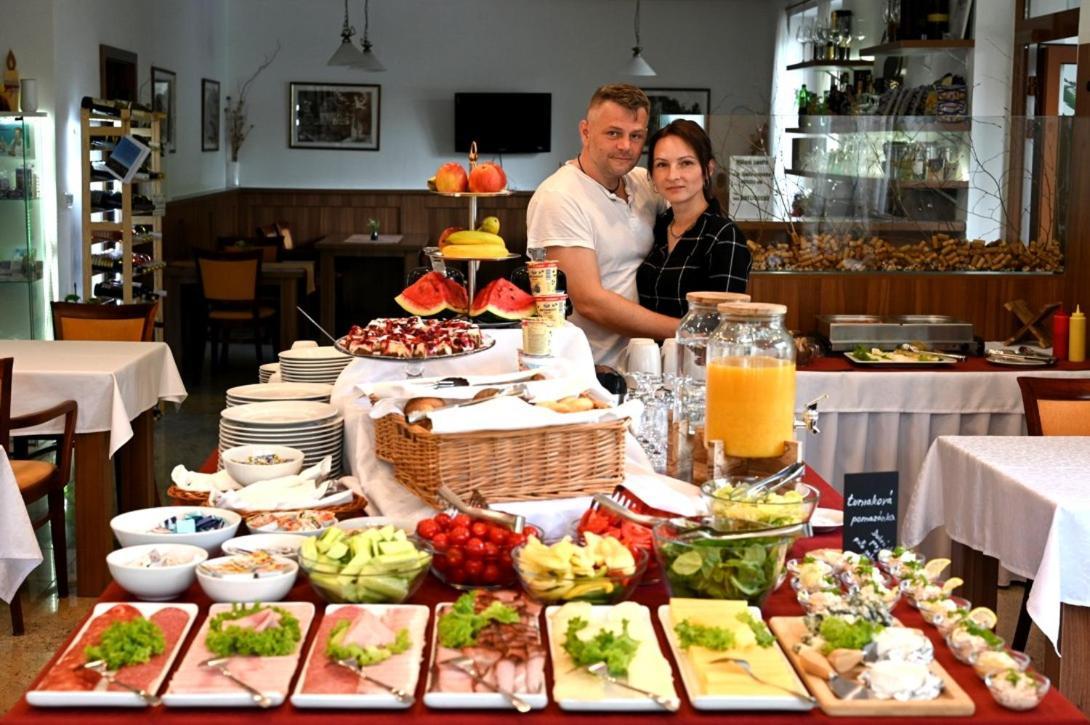 Hotel Adria Nová Dubnica Extérieur photo